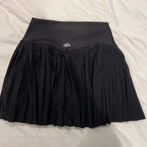 Black ALO tennis skirt